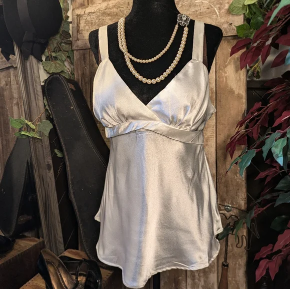 Ivory silk Cami. M - Picture 2 of 4